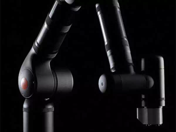 Robot-antropomorfo-Kassow-per-automazioni-industriali